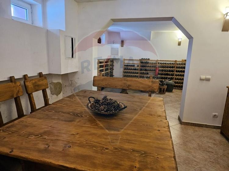 Casă individuală cu 6 camere cu Garaj în Sud-Vest