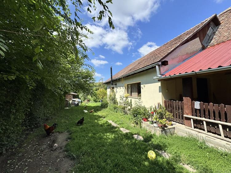Casă individuală cu 4 camere cu Canalizare în Ruși
