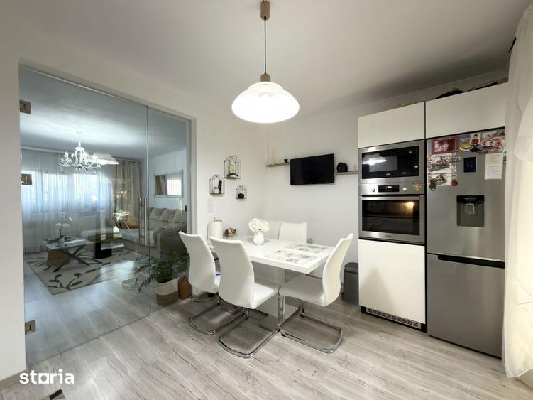 Casă cu 4 camere cu Teren 458 Mp în Sânmihaiu Român
