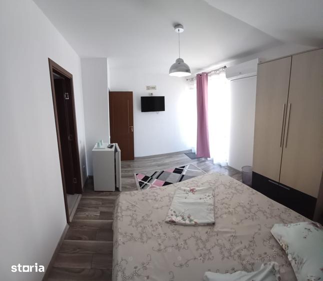 Casă cu 8 camere decomandat cu Teren 250 Mp în Nord