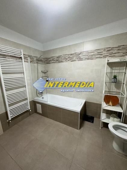 Casă individuală cu 4 camere cu Canalizare în Cetate
