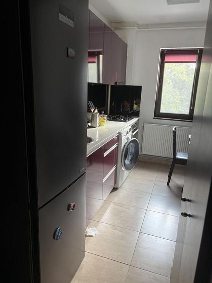 Apartament cu 4 camere semidecomandat în Nord