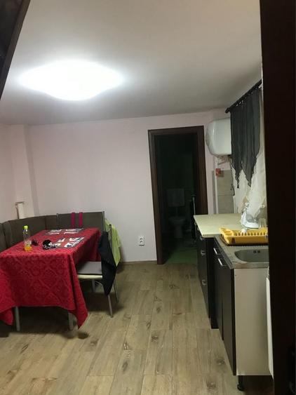 Casă cu 3 camere în Bucur Obor
