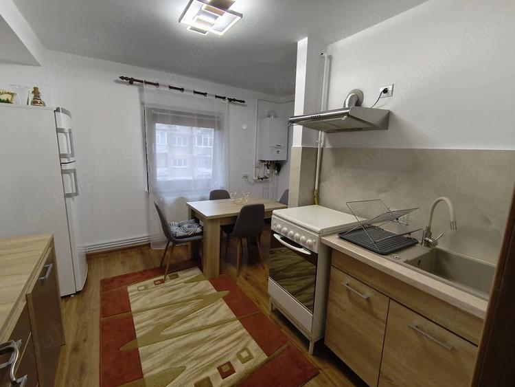 Apartament cu 4 camere decomandat în Dorobanți