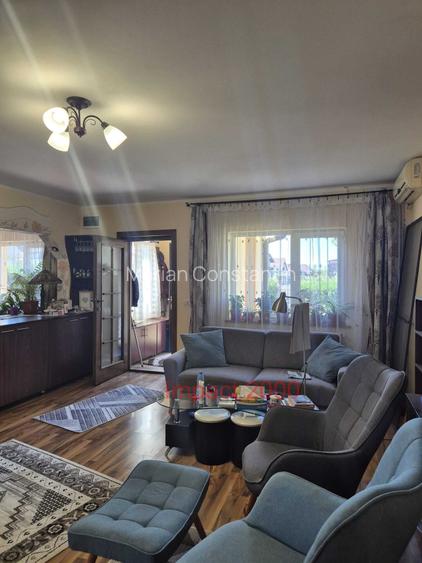 Casa zona Valu lui Traian pe colt