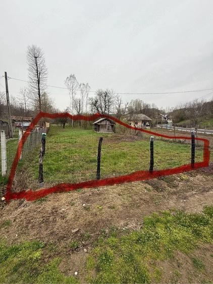 Teren de 1500 mp, în Păușești