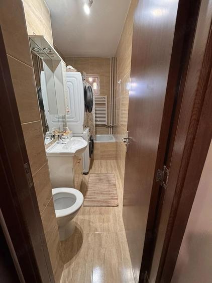 Apartament cu 2 camere semidecomandat în Badea Cârțan
