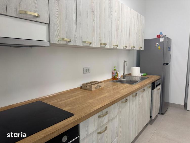 Apartament cu 2 camere decomandat în Baza 3