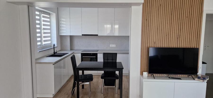 Apartament cu 2 camere decomandat în Avantgarden