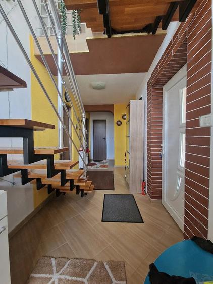 Casă cu 5 camere cu Teren 300 Mp în Exterior Vest