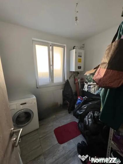 Casă cu 7 camere cu Teren 670 Mp în Săsar