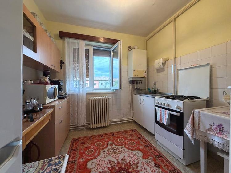 Apartament cu 2 camere, 52 mp utili + balcon 3 mp - CETATE - 3
