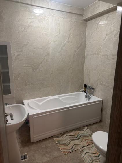 Apartament cu 2 camere semidecomandat, mobilat în Nord-Vest