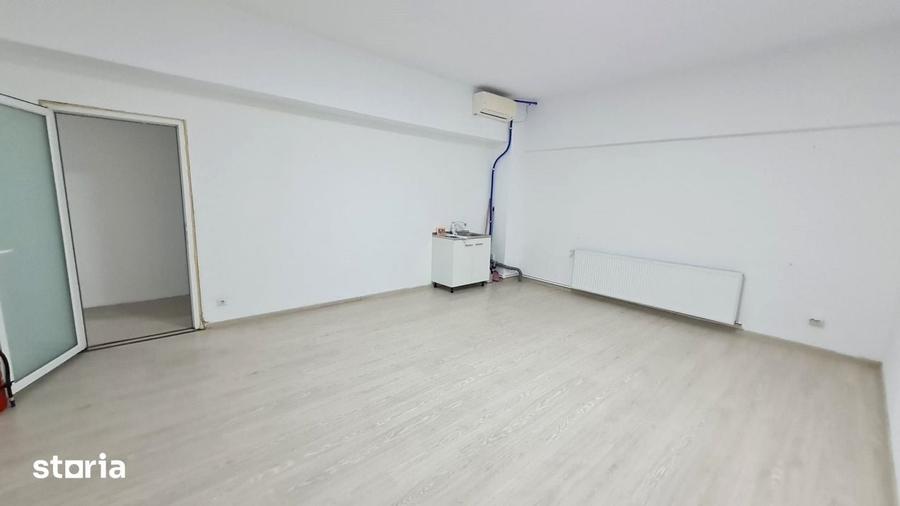 Apartament cu 3 camere în Est