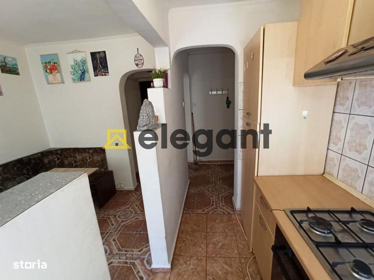 Apartament cu 3 camere semidecomandat, mobilat în Craiovița Nouă