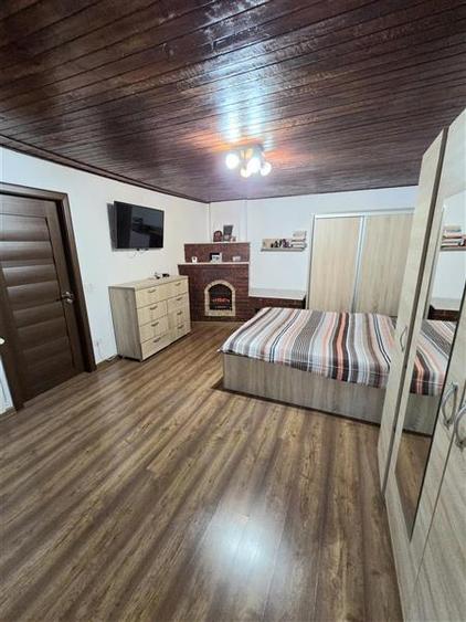 Casă cu 5 camere cu Canalizare în Central