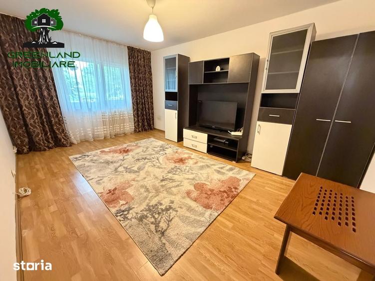 Apartament cu 3 camere decomandat în Nicolina