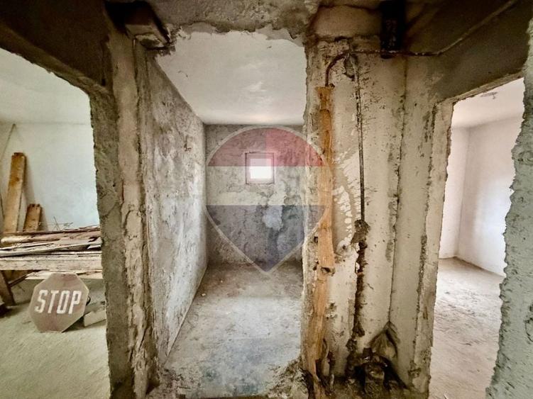 Apartament cu 4 camere decomandat în Brăilei