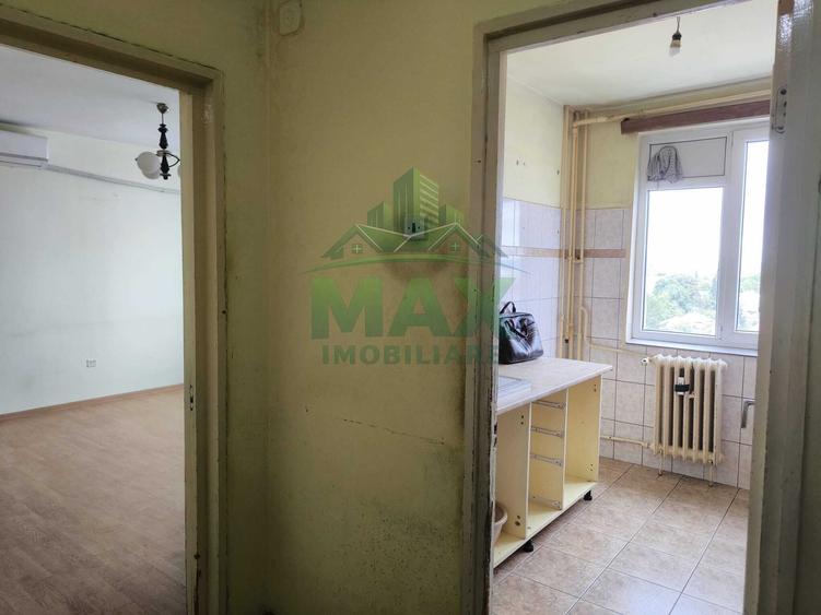 Apartament cu 3 camere semidecomandat în Andrei Mureșanu