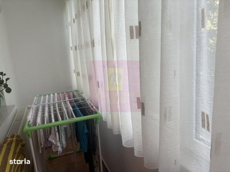 Apartament cu 4 camere semidecomandat în Militari