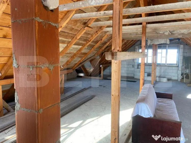 Casă cu 7 camere cu Teren 600 Mp în Central