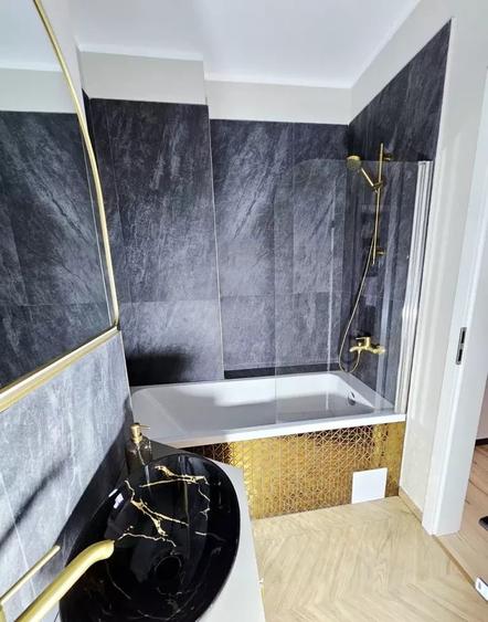 Apartament cu 3 camere semidecomandat, mobilat în Florești