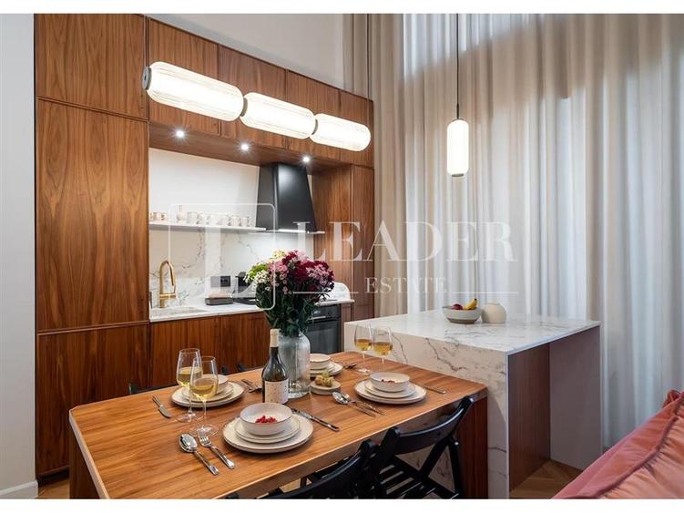 Apartament cu 3 camere decomandat, mobilat în Barbu Văcărescu