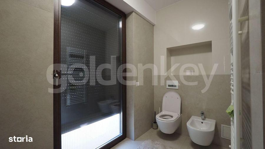 Apartament cu 4 camere, mobilat în Tei