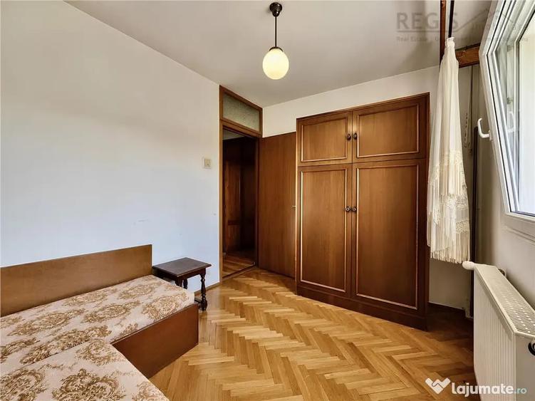 Apartament cu 4 camere decomandat în Sud