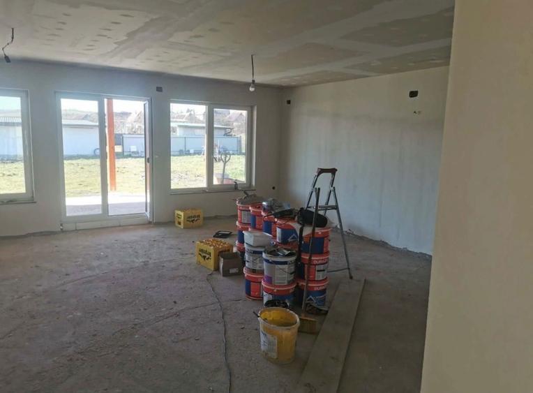 Casă cu 3 camere în Tudor Vladimirescu