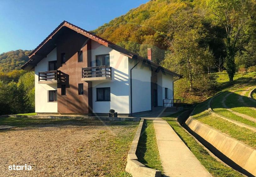 Spațiu comercial, de 1,500 mp, în Central