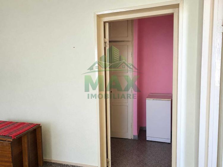 Apartament cu 3 camere semidecomandat în Andrei Mureșanu