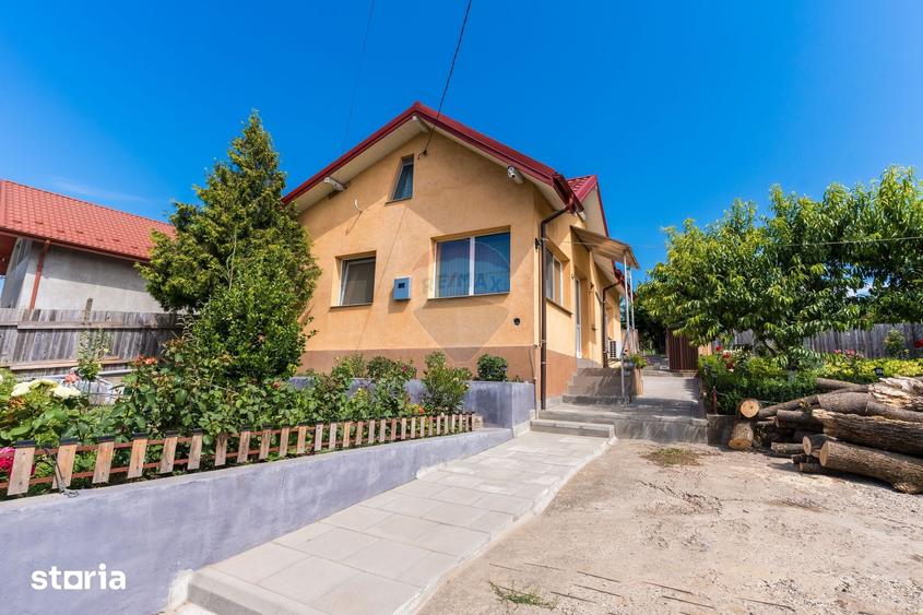 Casă cu 2 camere cu Teren 2093 Mp în Costuleni