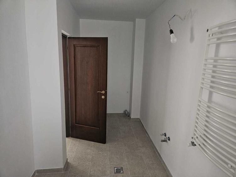 Casă cu 4 camere cu Teren 300 Mp în Domenii