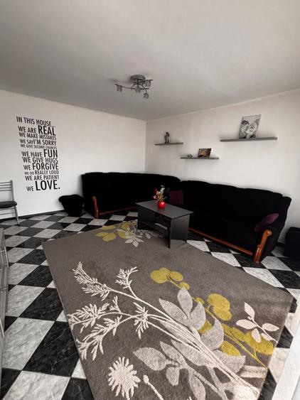 Apartament cu 3 camere decomandat în Rolast