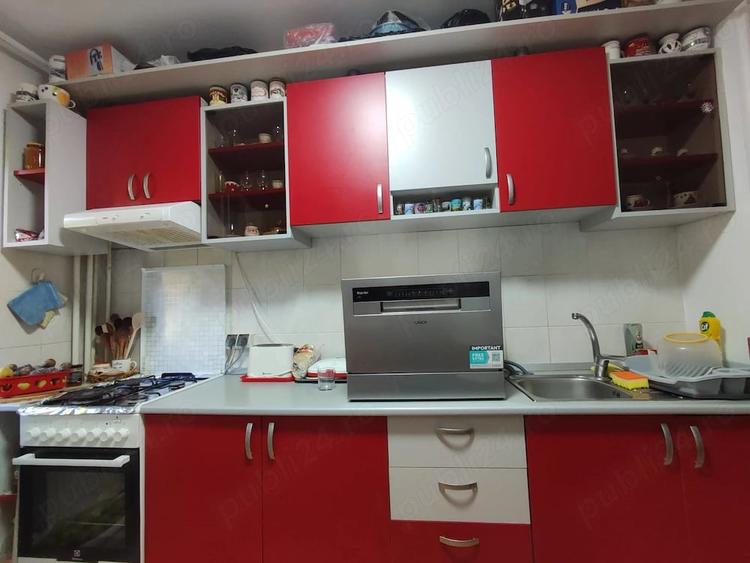 Apartament cu 2 camere semidecomandat în Girocului