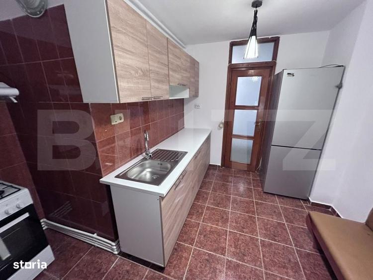Apartament cu 3 camere semidecomandat în 9 Mai