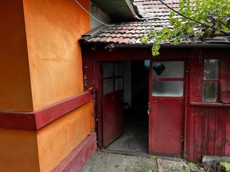 Casă cu 3 camere cu Teren 2269 Mp în Moldoveni