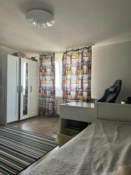 Casă cu 4 camere cu Teren 450 Mp în Domnești