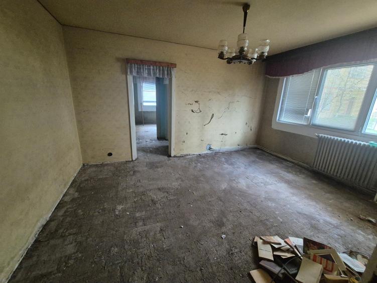 Apartament cu 2 camere semidecomandat în Micro I