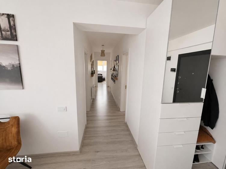 Apartament cu 3 camere, mobilat în Triaj