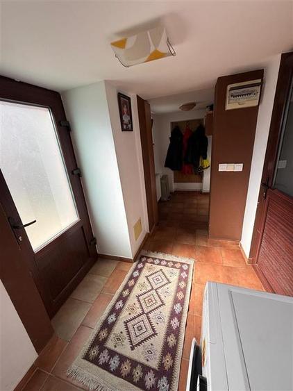 Casă individuală cu 4 camere cu Garaj în Popricani