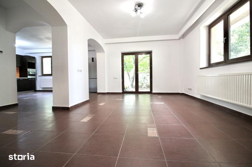 Apartament cu 4 camere decomandat, mobilat în Ghencea