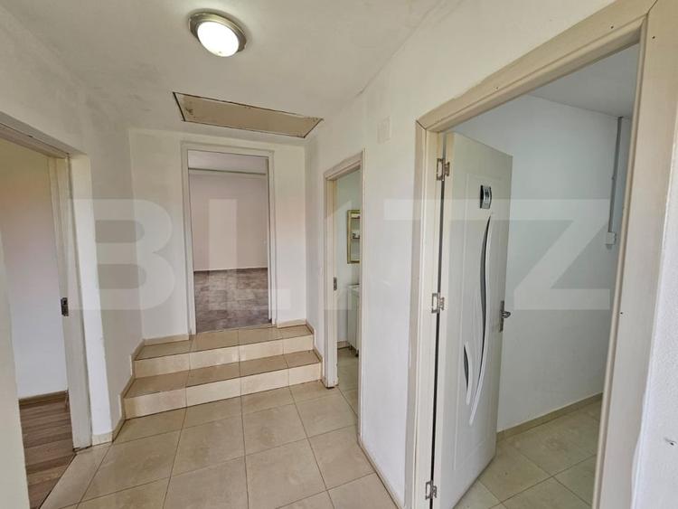 Casă individuală cu 3 camere cu Canalizare în Petrești