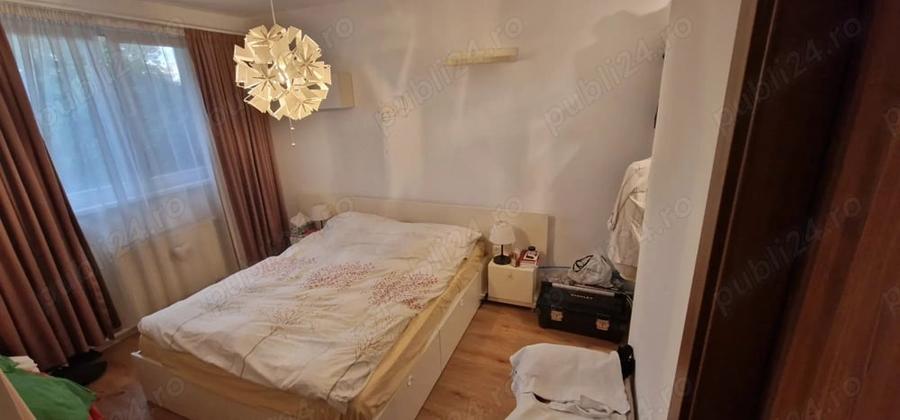 Apartament cu 3 camere decomandat în Lipovei