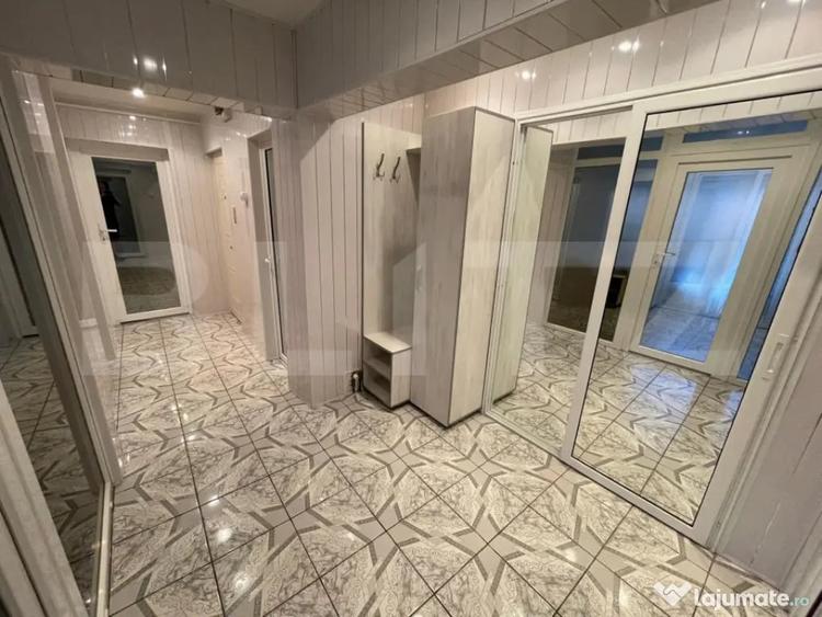 Apartament cu 3 camere decomandat în Petros