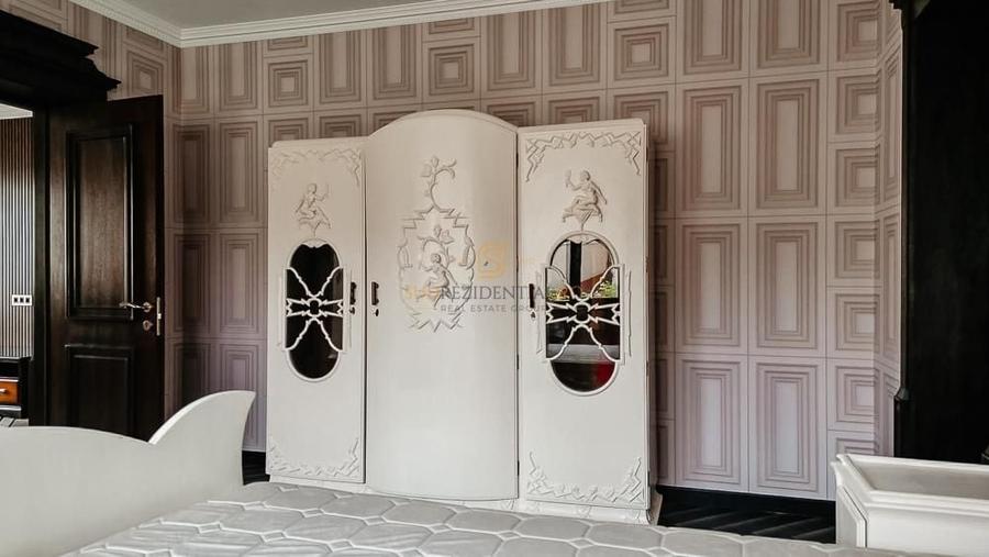 Apartament cu 7 camere decomandat, mobilat în Parcul Carol