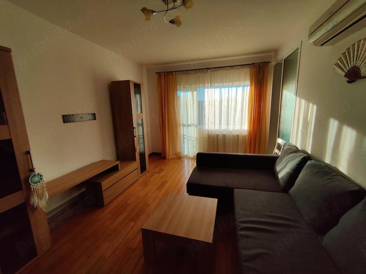 Apartament cu 3 camere decomandat în Aradului