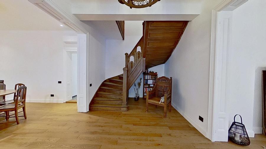 Apartament cu 5 camere decomandat, mobilat în Arcul de Triumf