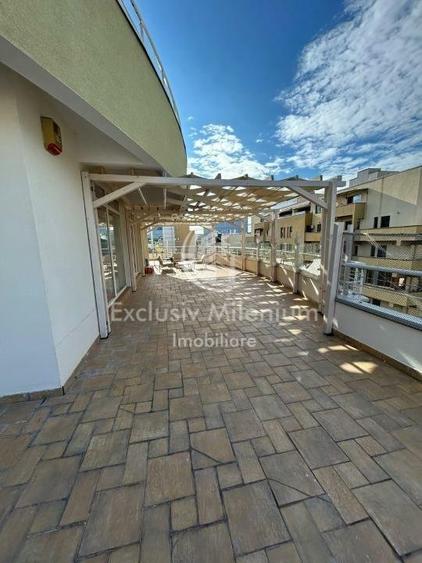 Apartament cu 4 camere semidecomandat în Herăstrău